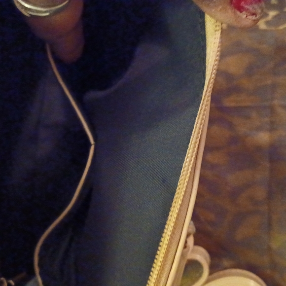 COPY - COPY - Tan purse with gold tone accents - Picture 3 of 5